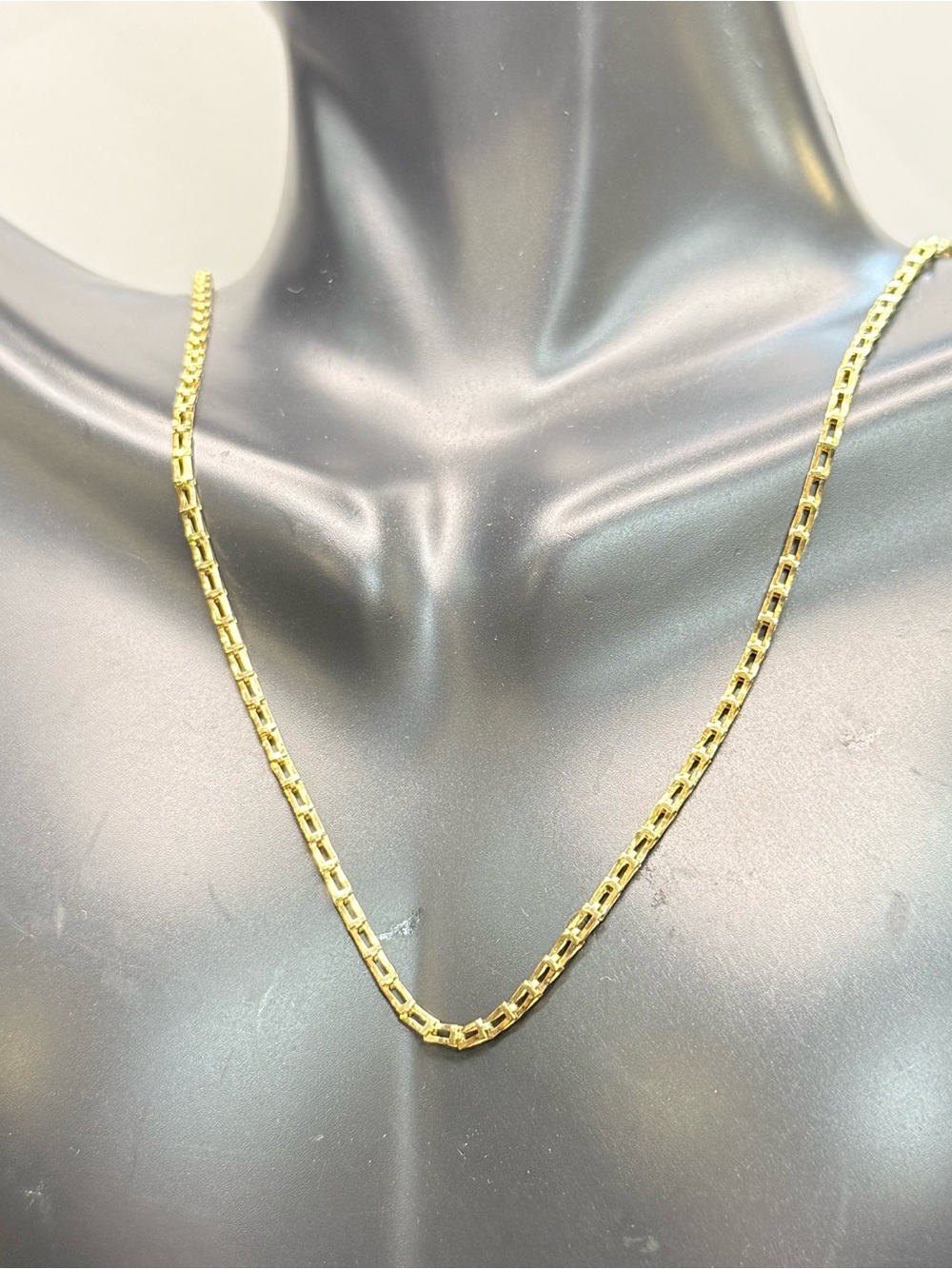 481243 14k yg 18” Elegant Gold Chain Necklace